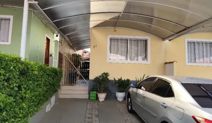 Linda Casa em Condomínio!!!