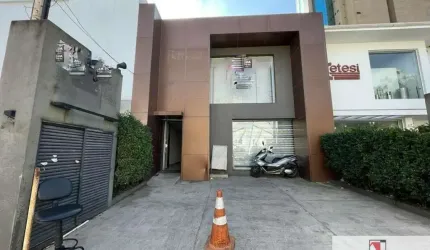 Loja Aluga-se  Vila Olimpia, com 300  mts,