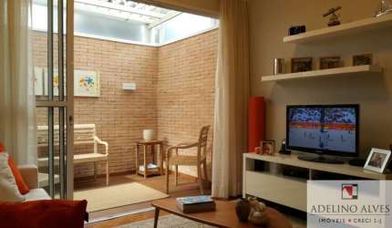 Casa a venda no Real Parque, 2 dormitórios
