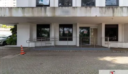 Loja a venda ou locação em Pinheiros com 180 m ²