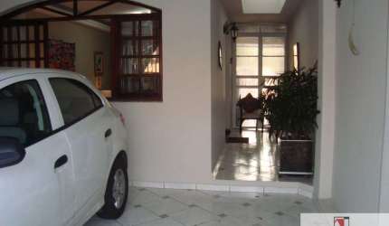 Vendo/Alugo próximo ao Colégio Santo Américo