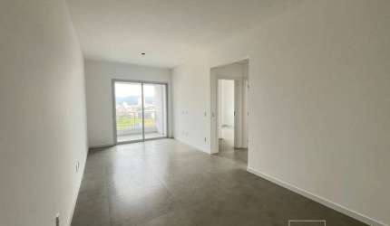 Apartamento com 2 quartos sendo suíte em Barreiros - São José
