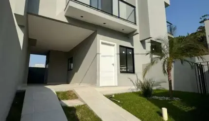 Sobrado de 3 dormitórios no Sertão do Maruim - São José