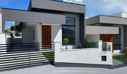 Casa de 2 dormitórios com 1 suíte em Potecas - São José/SC