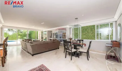 Casa em condomínio com 757m², 6 suítes e 7 vagas no Campo Comprido