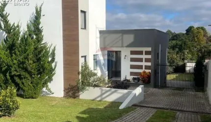 Casa em condominio fechado com 5 quartos e amplo jardim-