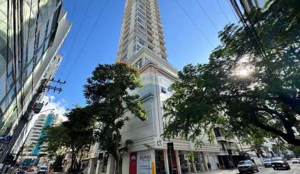 Apartamento a Venda com Piscina Privativa e 3 suítes, 173 m2, 02 vagas de garagem no Ed. Salvatore Residenziale no centro de Balneário Camboriú SC