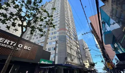 APARTAMENTO QUADRA MAR NO CALÇADÃO CENTRAL DE BALNEÁRIO CAMBORIÚ EDIFÍCIO IMPERADOR
