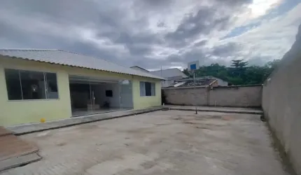 Linda casa na Estrada do Mato Alto - Campo Grande