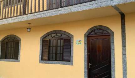 Linda casa na Rua das Camélias - Vila Valqueire - RJ