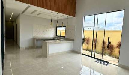 Casa moderna com 3 suítes plenas e pé direito duplo em condomínio, 304m² de terr