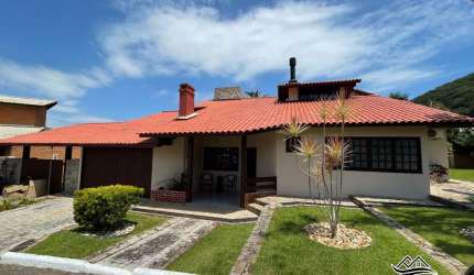 Casa em condomínio fechado com 3 quartos à venda na Rua Gécio de Souza e Silva, 100, Sambaqui, Florianópolis por R$ 1.990.000
