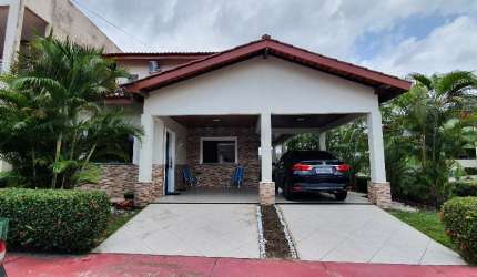 Casa Cidade Jardim 1 -  2 pavimentos e com 4/4 sendo  3 suítes com piscina e energia solar