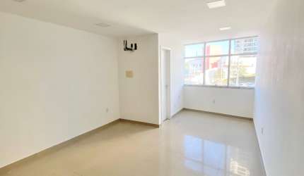 Oportunidade para Locação de Sala Comercial - OTC - Andar baixo