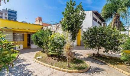 CASA COM 308M2 E EDÍCULA COM ENTRADA SEPARADA NO BOA VISTA