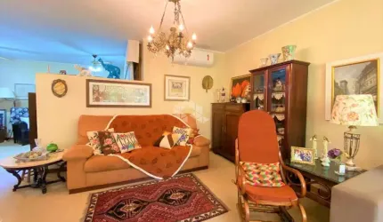 Casa no bairro Jardim Lindóia com 3 dormitórios sendo 2 suítes