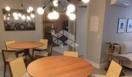 Apartamento com 2 dormitórios no bairro Petrópolis