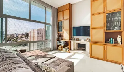 Apartamento com três suítes, vista incrível e três vagas.