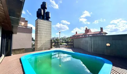 Cobertura com três suítes e três vagas no Jardim Lindóia