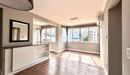 Apartamento com dois quartos e duas vagas, no Bela Vista