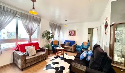 Apartamento no GPL, três quartos transformado em dois