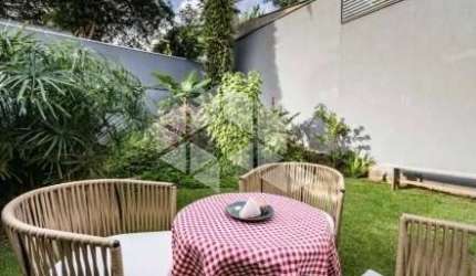 Apartamento garden com duas suítes, junto ao Iguatemi