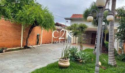 Casa Térrea Nascente com Amplo Jardim e 3 Salas – Setor Coimbra