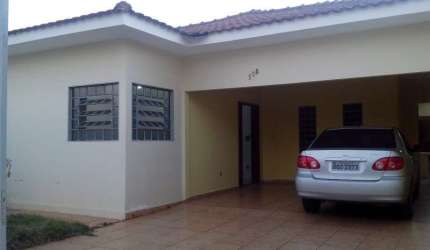 Casa de três quartos com suíte a venda no Bairro Jardim Capuano em Birigui