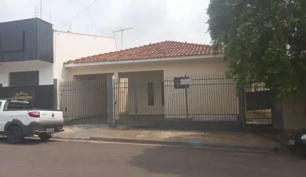 Casa de três quartos com suíte para venda no Bairro Moimaz em Birigui