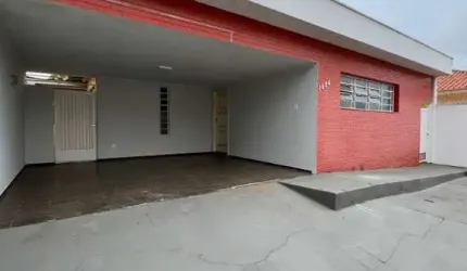 Imperdível oportunidade de adquirir casa com 3 quartos e 2 vagas de garagem no Centro de Birigui-SP!