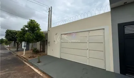 Casa a venda no Acapulco em birigui; 2 Quartos sendo um suite, Sala de tv, cozinha, banheiro social, área de serviço e garagem descoberta