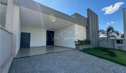 Casa á venda no Villa Lobos em birigui; Fotovoltaica, 3 suítes e uma com clouset, escritório, lavabo, sala de tv com pé direito alto, e piscina