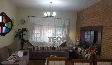 Casa com 3 dormitórios à venda, 190 m² por R$ 750.000,00 - Vila Santa Isabel - Taubaté/SP