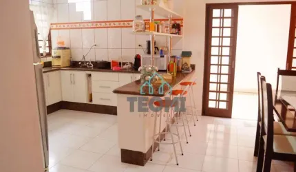 Sobrado com 4 dormitórios à venda, 285 m² por R$ 415.000,00 - Vila Menino Jesus - Caçapava/SP
