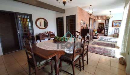 Casa com 6 dormitórios (2 suites) à venda, 500 m² por R$ 1.600.000 - Monte Belo - Taubaté/SP