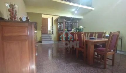 Sobrado com 3 dormitórios à venda, 200 m² por R$ 1.280.000,00 - Independência - Taubaté/SP