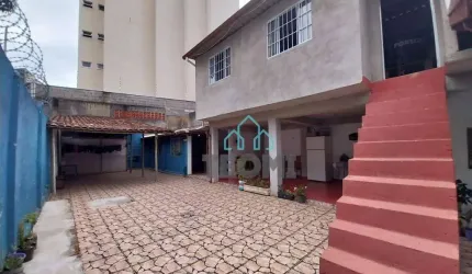Casa com 3 dormitórios sendo 1 suíte à venda, 206 m² por R$ 495.000 - Centro - Taubaté/SP