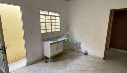 Casa com 8 dormitórios à venda, 180 m² por R$ 620.000,00 - Vila São José - Taubaté/SP