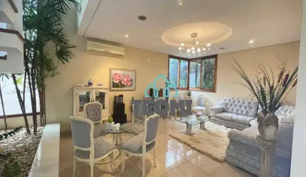 Sobrado com 3 dormitórios à venda, 423 m² por R$ 1.970.000,00 - Condomínio Taubaté Village  - Taubaté/SP