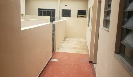 Casa em conjunto residencial tranquilo