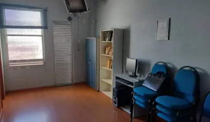 Sala comercial com 4 salas para alugar no Centro