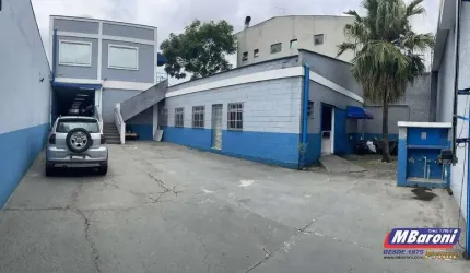 Galpão com 700m² no Sacomã
