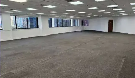 Conjunto comercial com 290 m² para locação na Vila Olimpia
