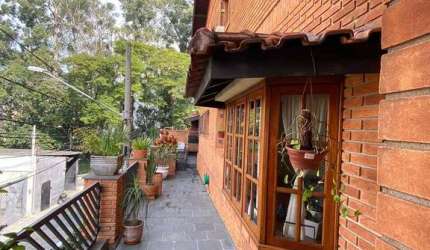 CASA  À  VENDA  COM 4 QUARTOS ( 1 SUITE,) 280M2 ,2V  E  VISTA PANORAMICA