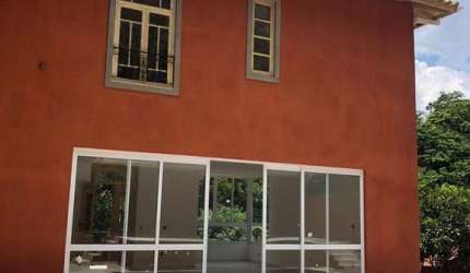 Casa à venda no cond. Forest Hills com 4 suites, piscina, churrasqueira