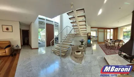 Casa à venda no condomínio Forest Hils com 4 suites