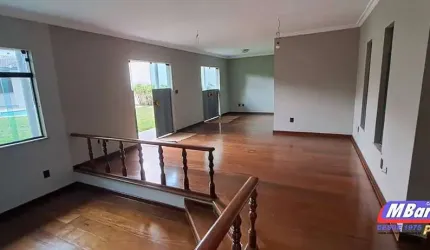 CASA ALUGA ,SOBRADO , ALTO DE PINHEIROS, 4 DORMS(SUITES) ,6 VAGAS , 450M2.