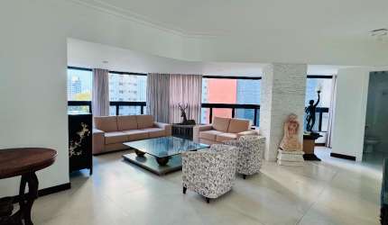 Apartamento Graça com  4 suítes