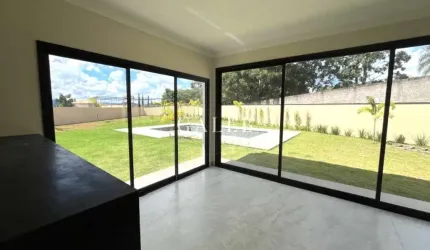 Casa de luxo em condomínio à venda em Atibaia-SP - 4 quartos, 4 suítes, 2 salas, 6 banheiros, 4 vagas - Parque Residencial Shamballa III