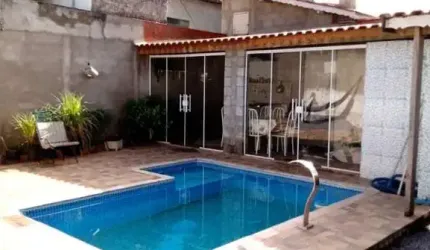 Imperdível! Casa à venda em Atibaia-SP, Vila Santista. 1 quarto, 2 salas, 1 vaga de garagem, 100,00 m². Confira já!